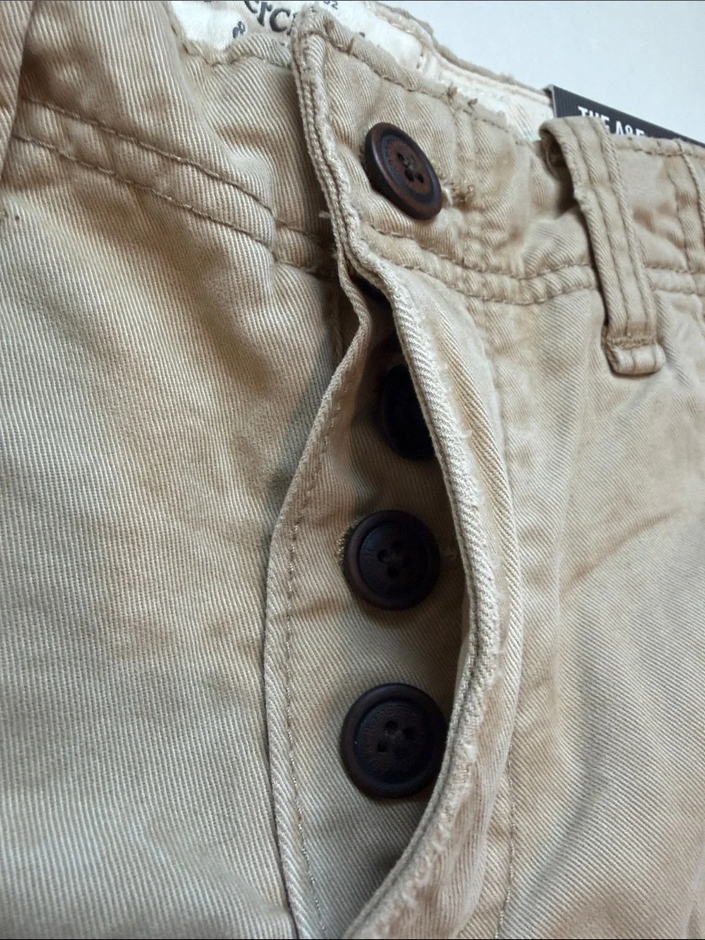 NWT Abercrombie & Fitch Classic Fit At The Knee Shorts